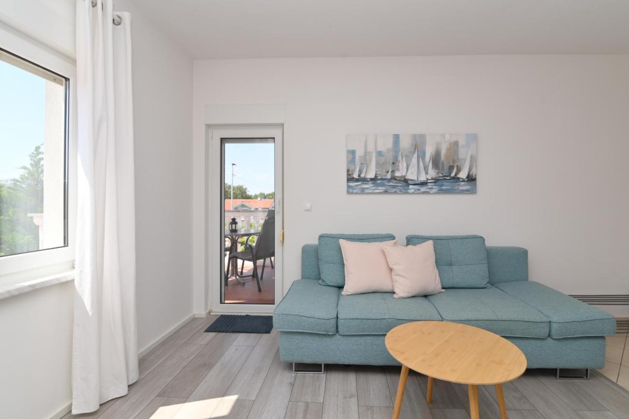 Apartments Basic Sveti Anton 88 Malinska Bagian luar foto