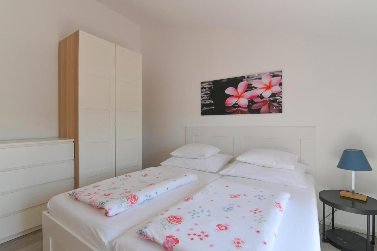 Apartments Basic Sveti Anton 88 Malinska Bagian luar foto