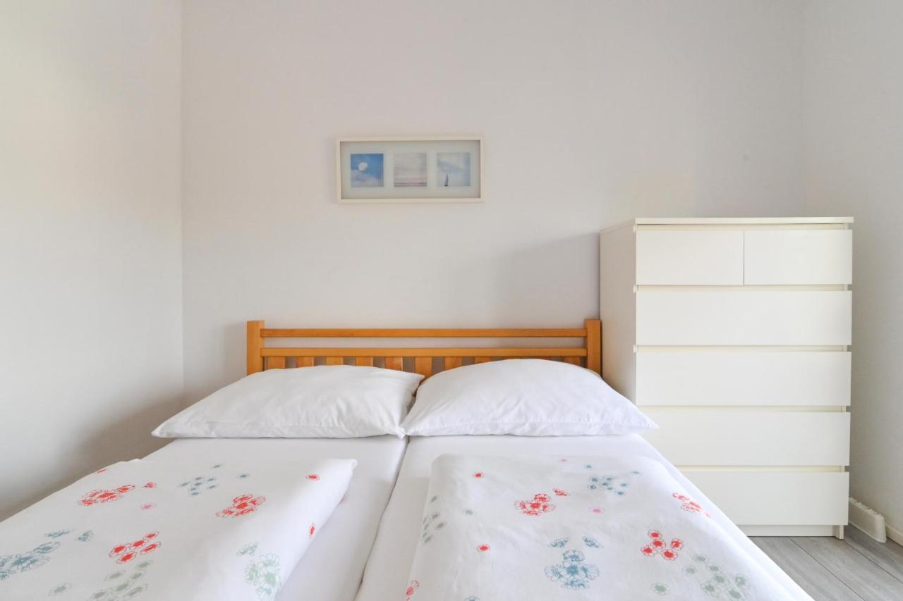 Apartments Basic Sveti Anton 88 Malinska Bagian luar foto