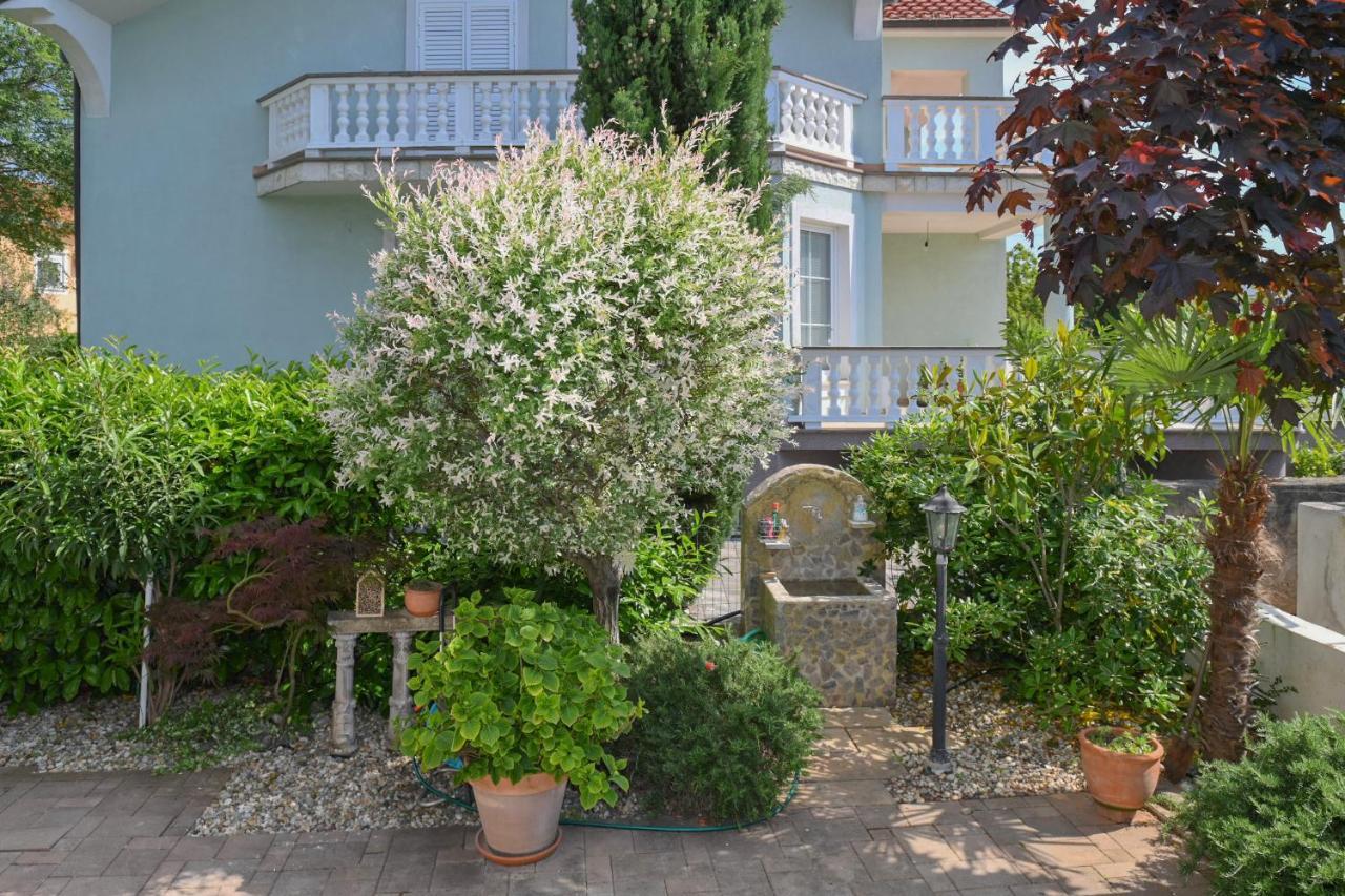 Apartments Basic Sveti Anton 88 Malinska Bagian luar foto