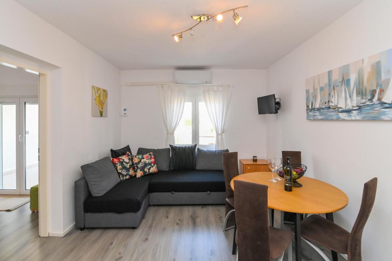 Apartments Basic Sveti Anton 88 Malinska Bagian luar foto